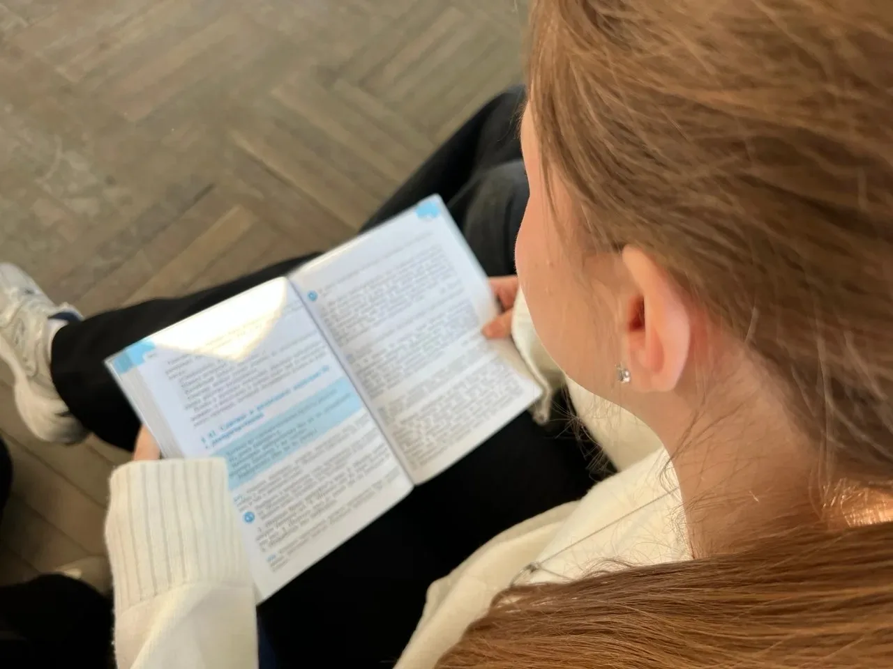 📚НЕДЕЛЯ СЛОВЕСНОСТИ📚  📸📸В рамках "Недели Словесности" в нашей школе проходил конкурс "Пойман за чтен