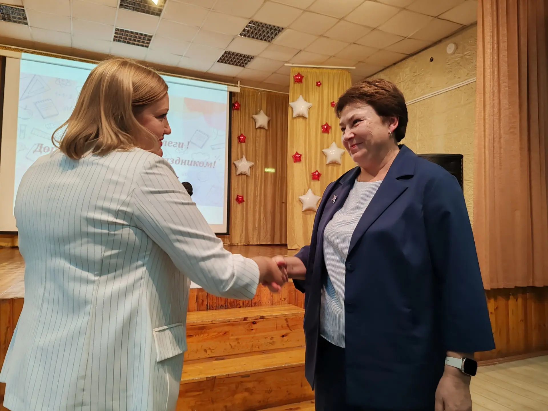 🎉 Гордимся нашим педагогом — Еленой Анатольевной Благодаровой! 🎉