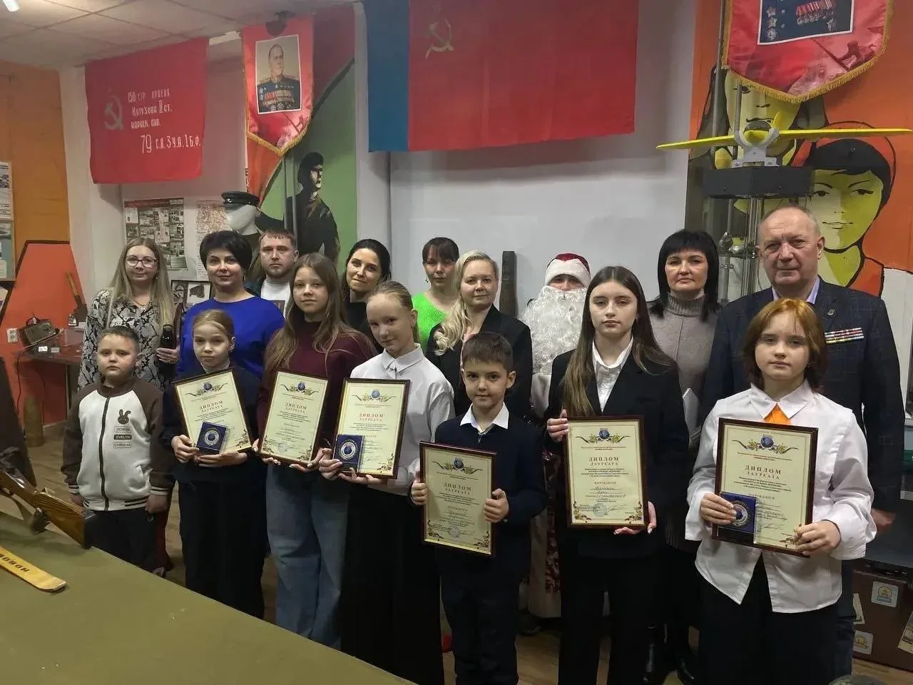 🎉 В Доме молодёжи состоялось торжественное чествование победителей патриотического конкурса «Память 
