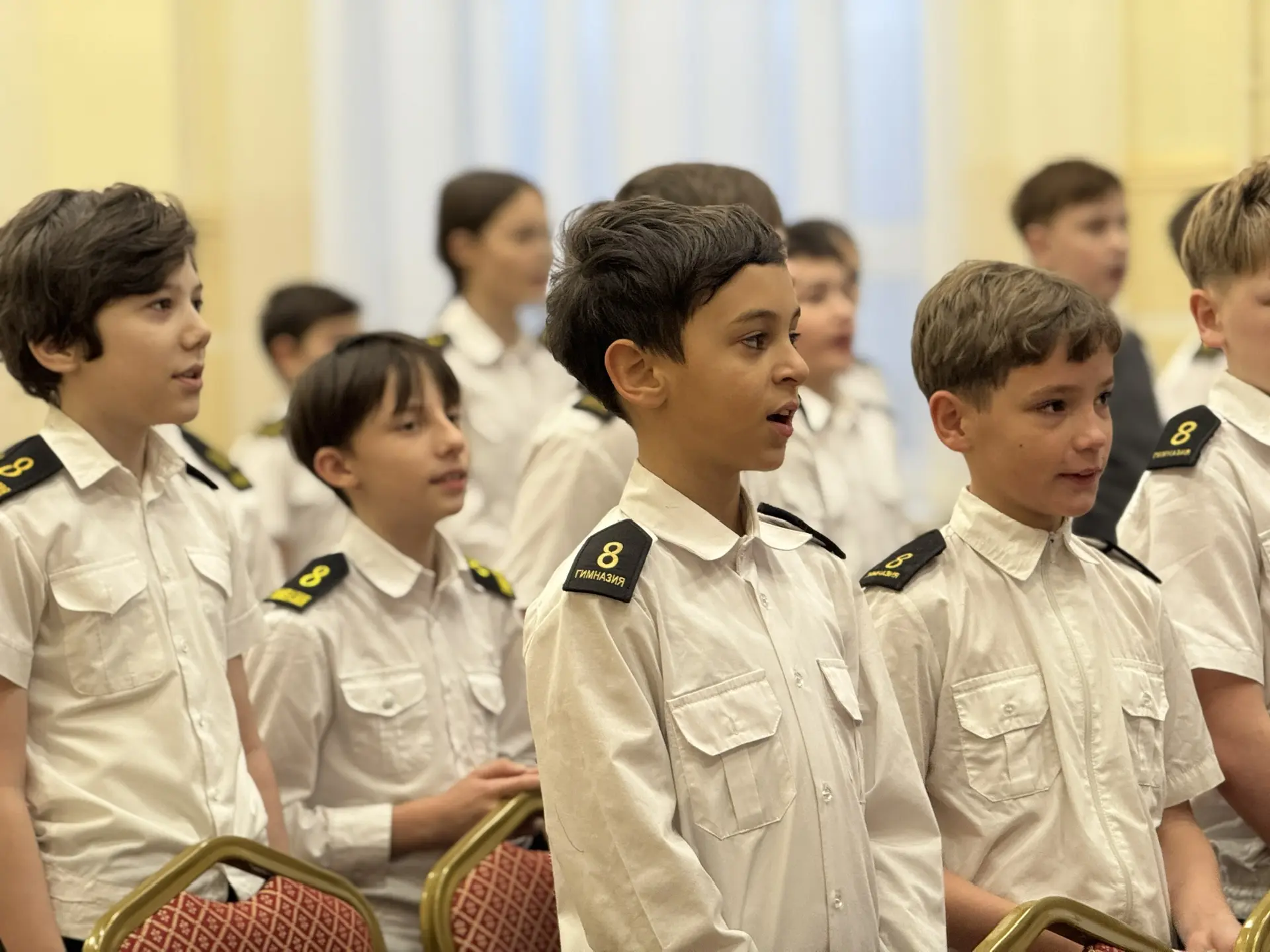 Еженедельная линейка 🇷🇺  Традиционно понедельник начинается с еженедельной линейки поднятия Государс