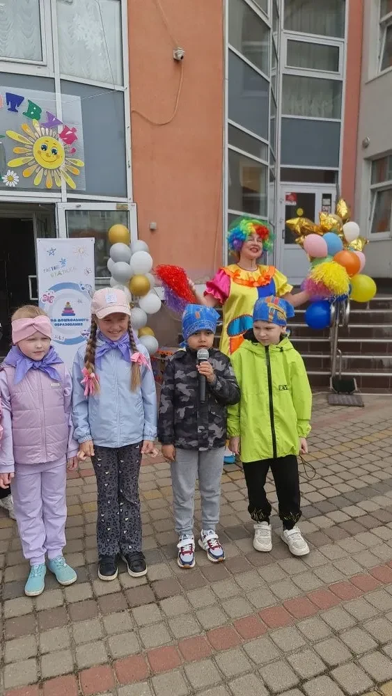В нашем детском саду праздник, посвящённый Дню защиты детей, прошёл ярко и весело: ребя...