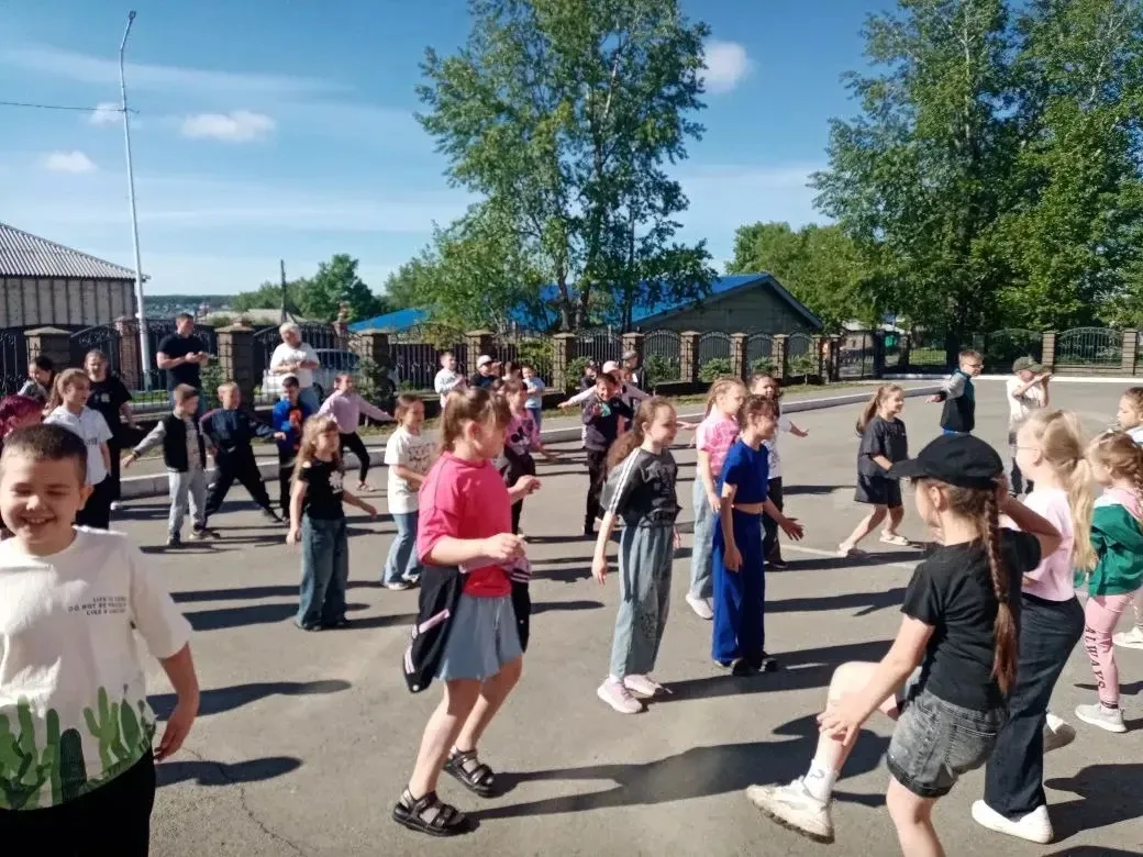 ☀️ Четвёртый день в лагере дневного пребывания в нашей школе: безопасность, кино и сказки! ☀️

Наш д