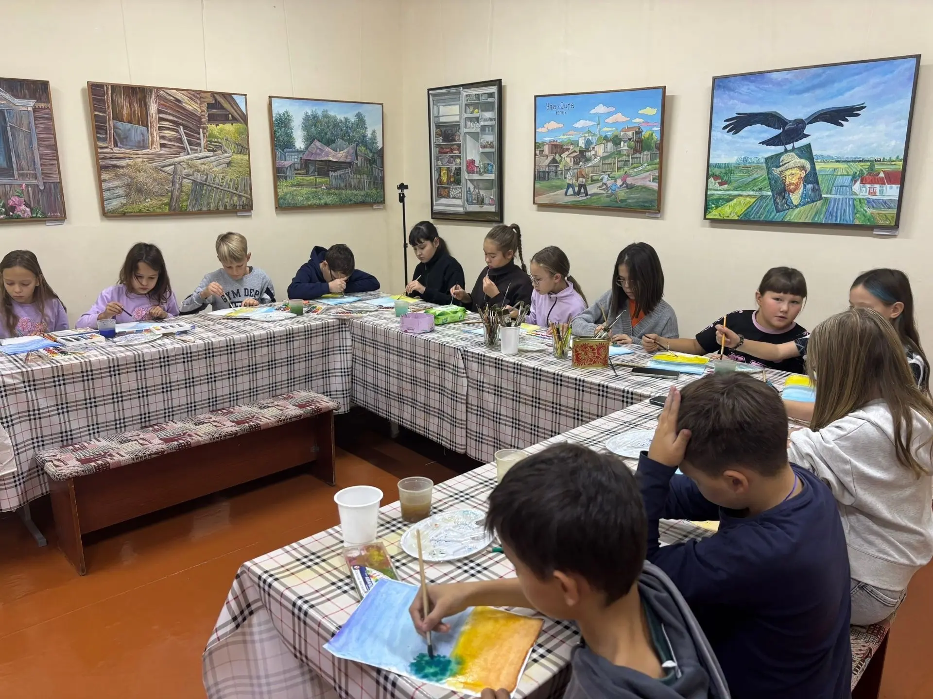 Творческая встреча «Искусство — мост дружбы между поколениями» в нашей галерее! 🖼