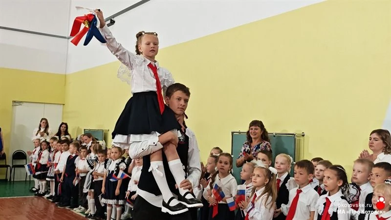 🎓 В Котовске для учеников школы №3 с углубленным изучением отдельных предметов прозвен...
