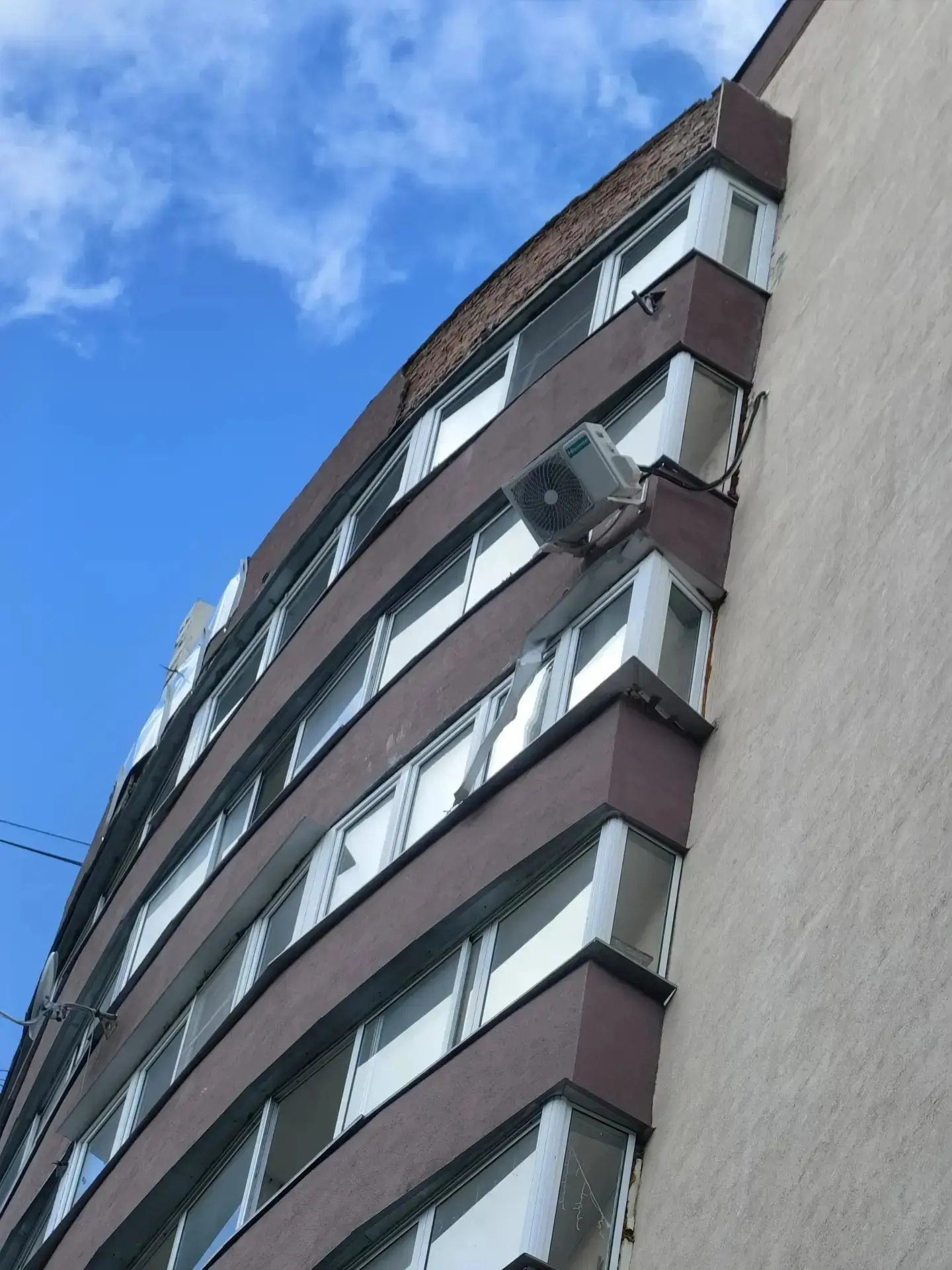 СК возобновил дело против УК «Решаем вместе» по обрушению фасада на Чекистской