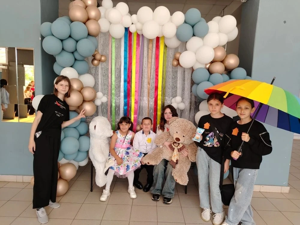 3 июня, в Петровском ДК состоялся праздник Детства. 🎉 Ребята были разделены на команды...