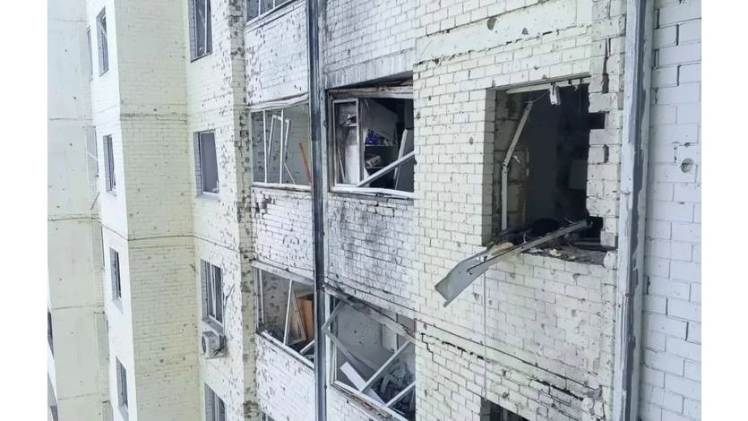 В Орле начался ремонт дома, поврежденного ударом БПЛА

Рабочие приступили к восстановлению стен и ос