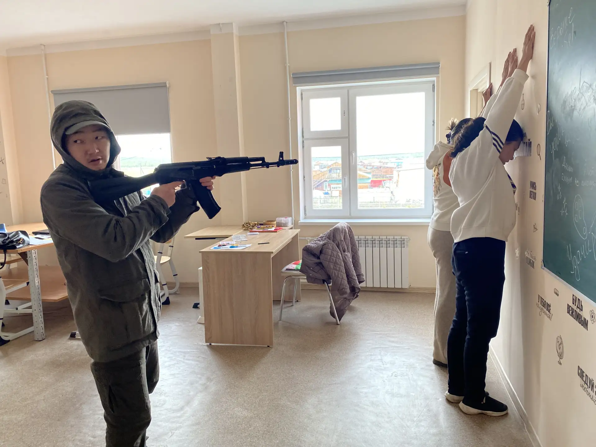 В ССОШ и ДЮСШ села Батагай-Алыта Эвено-Бытантайского улуса прошли всероссийские антитер...