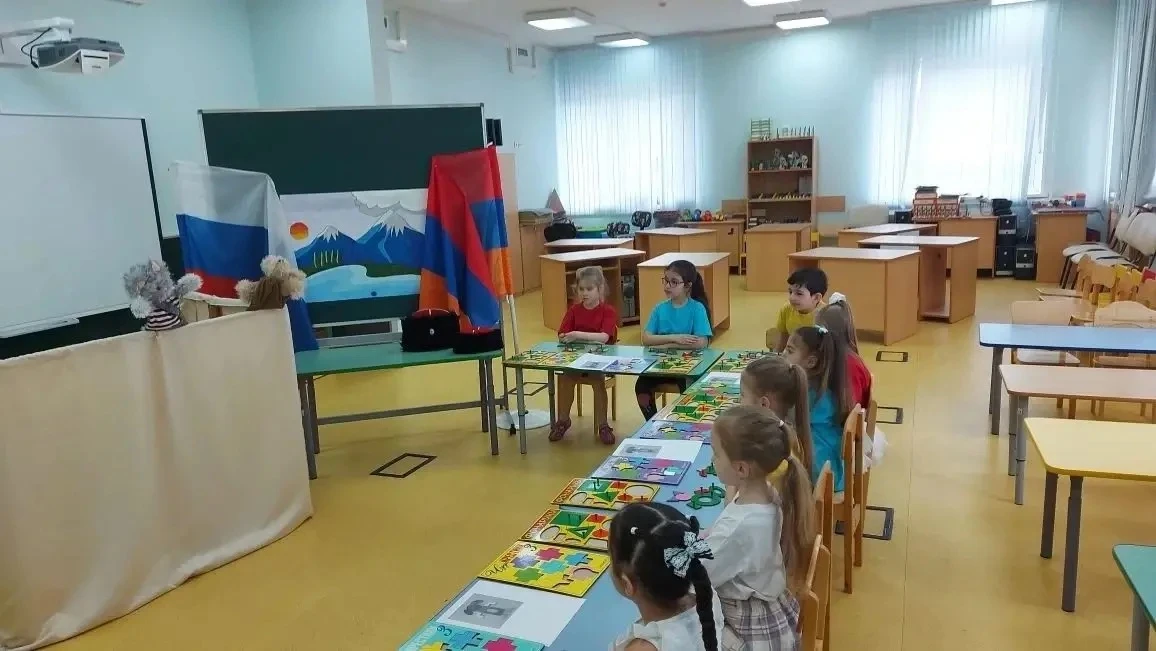 🌸Сегодня на базе ДО "Непоседы" воспитателями Испирян М.Ю. и Козловой Е.Н. был проведём теле-мост по 