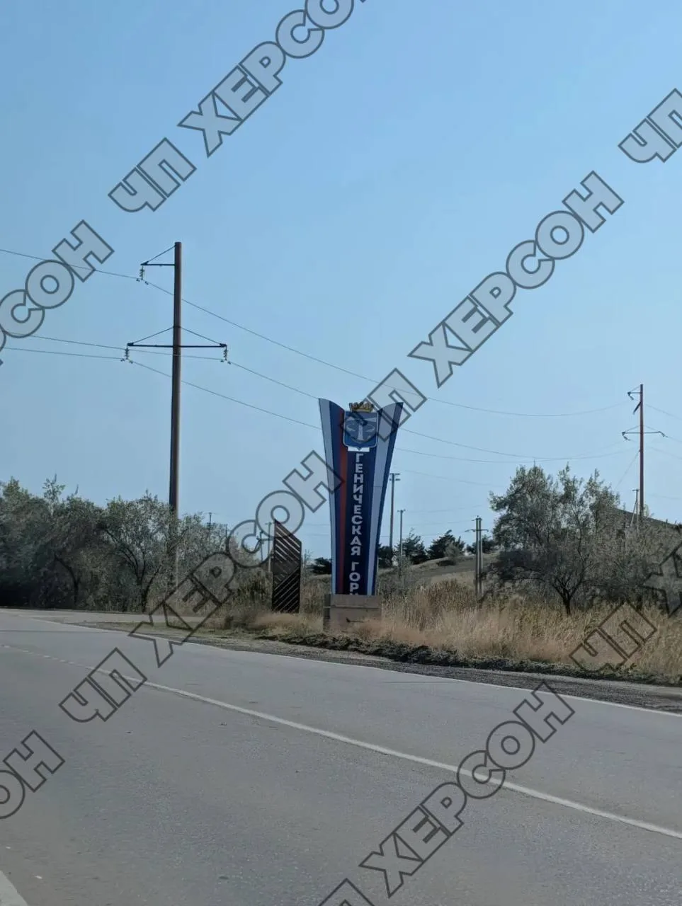 На Арабатской стрелке появились новые въездные стелы