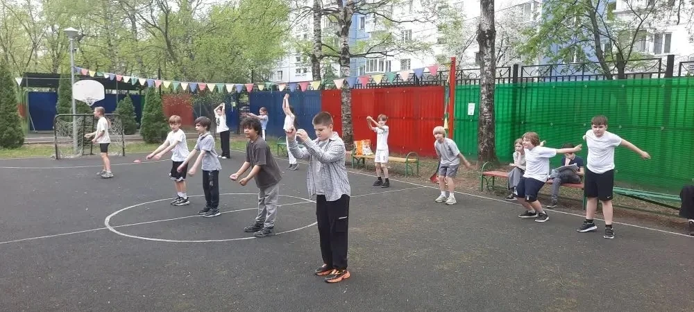 🌟 Весенний фестиваль ГТО в нашей начальной школе — это было круто! 🏃‍♂️  На этой неделе ученики 1-х 
