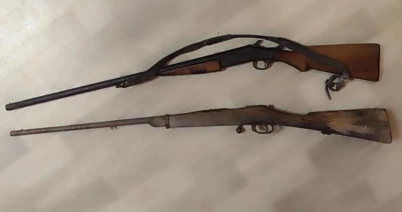 🔫 Пенсионер из Атяшевского района нашёл в сарае два ружья и порох и поступил правильно!

69‑летний 