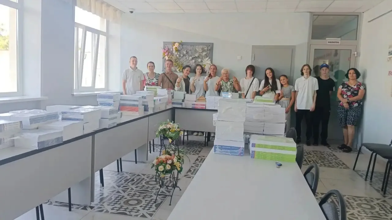 📚Первая партия учебников уже поступила в школу.