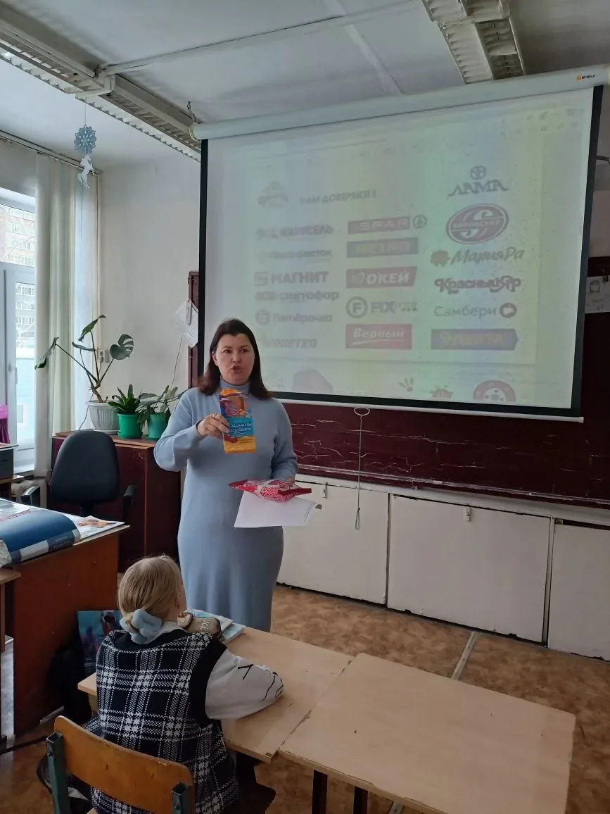 🌷 Поздравления от родителей в День школьного содружества.  "Школе я желаю процветания, чистых коридо
