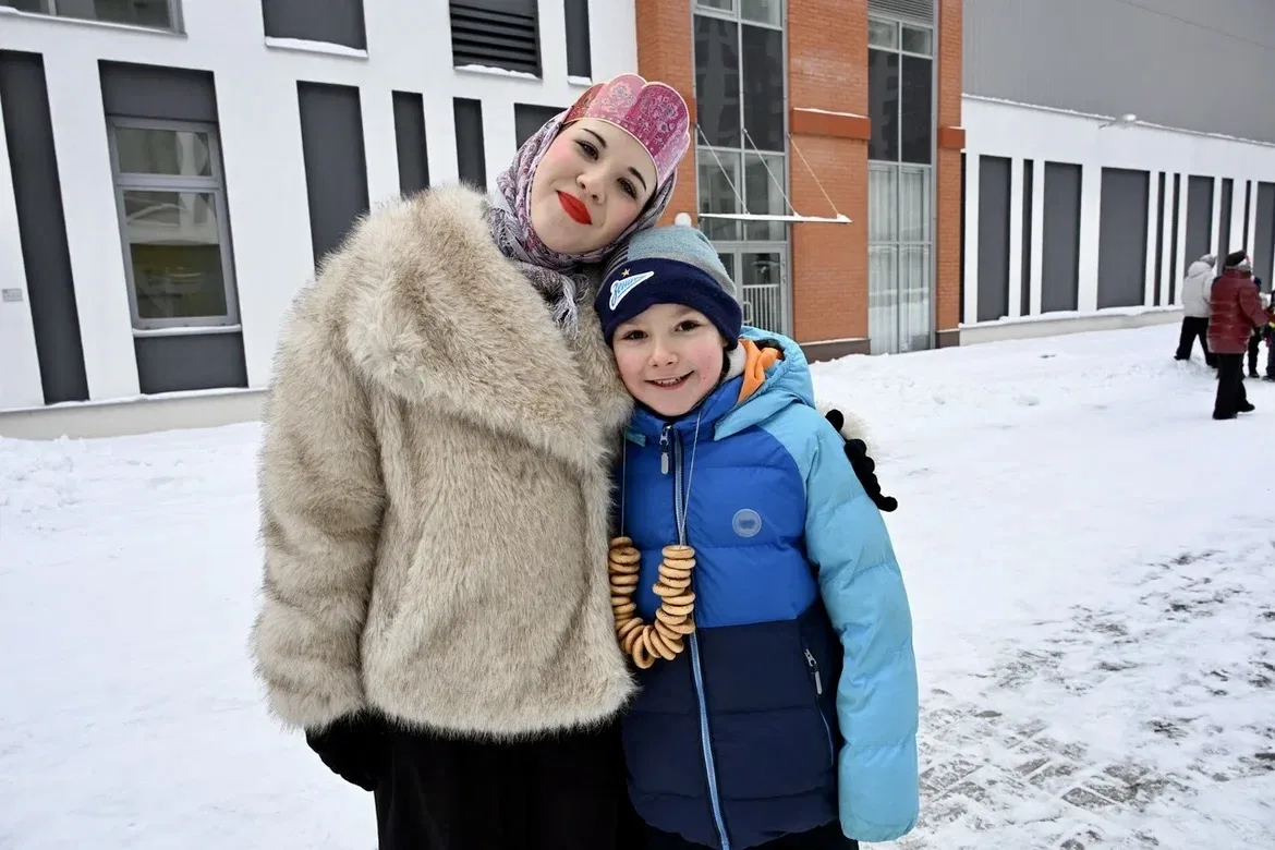🥞 Масленица в школе на Глеба Успенского: провожаем зиму под смех и игры младших школьников.   В ритм