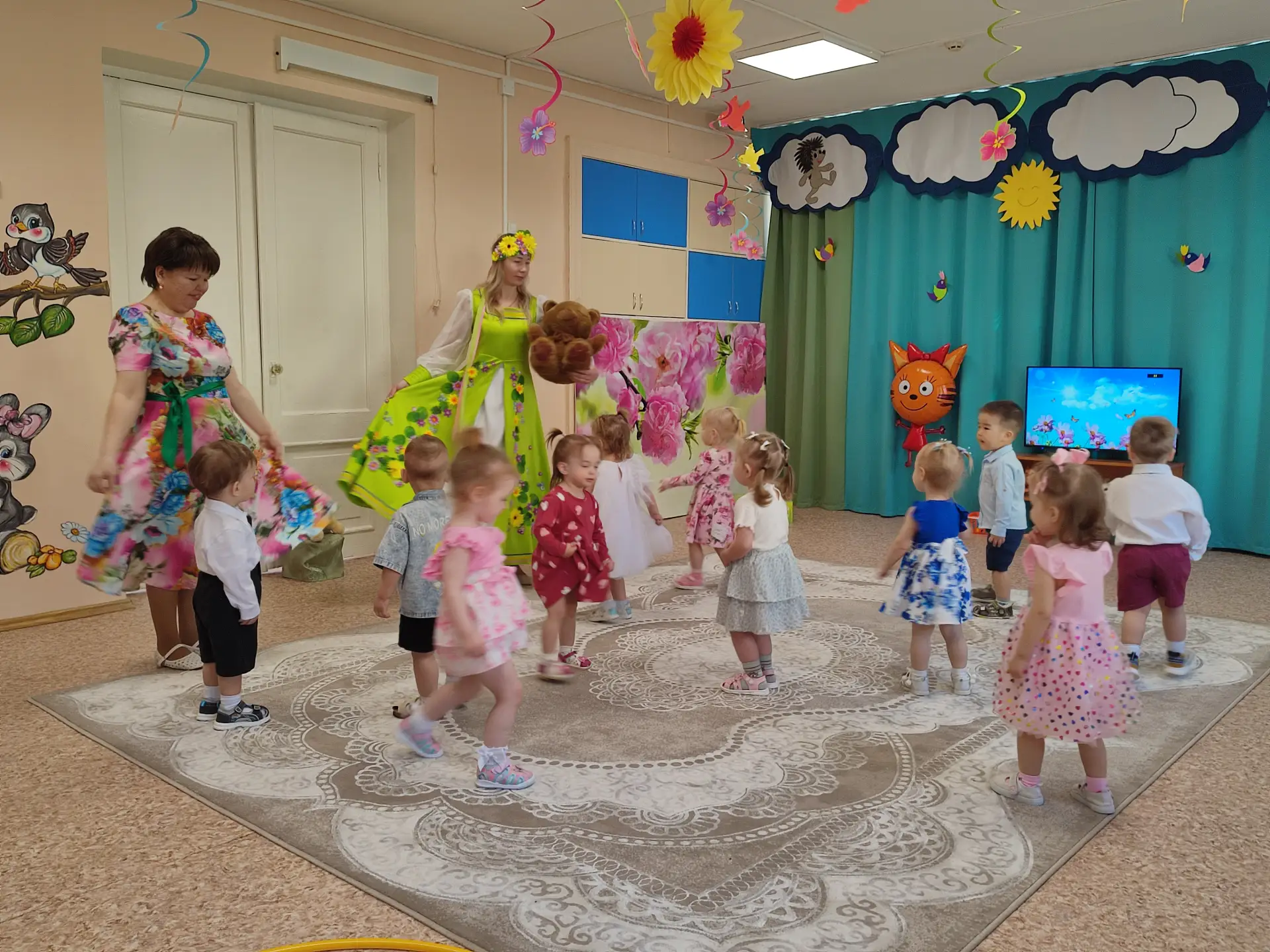 🌸  «Весенний праздник» в группах детского сада 🌸
Весна ворвалась в наш детский сад не только с тёп