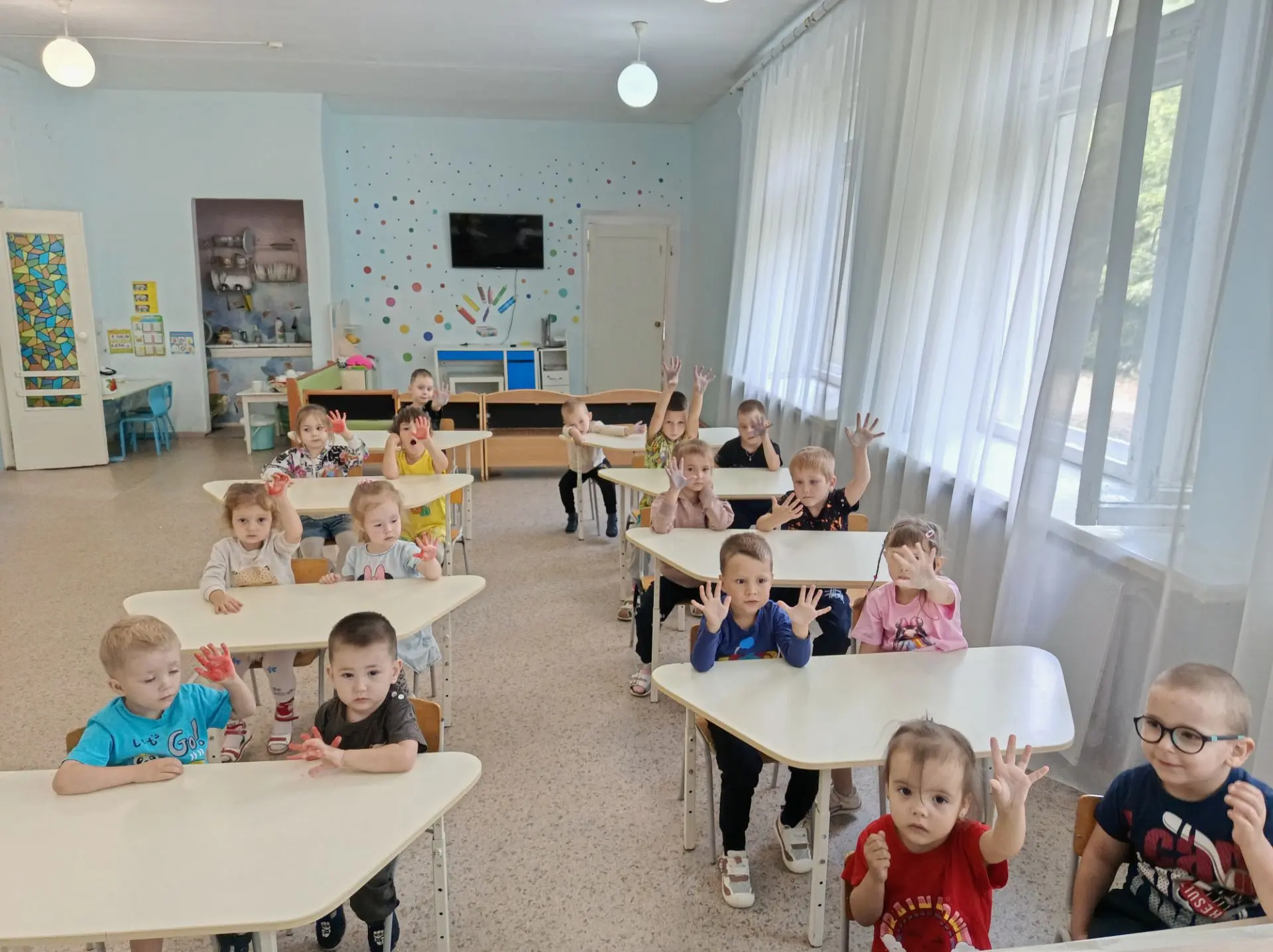 Сегодня ребята из 2-го корпуса познакомились с государственной символикой России. Мы об...