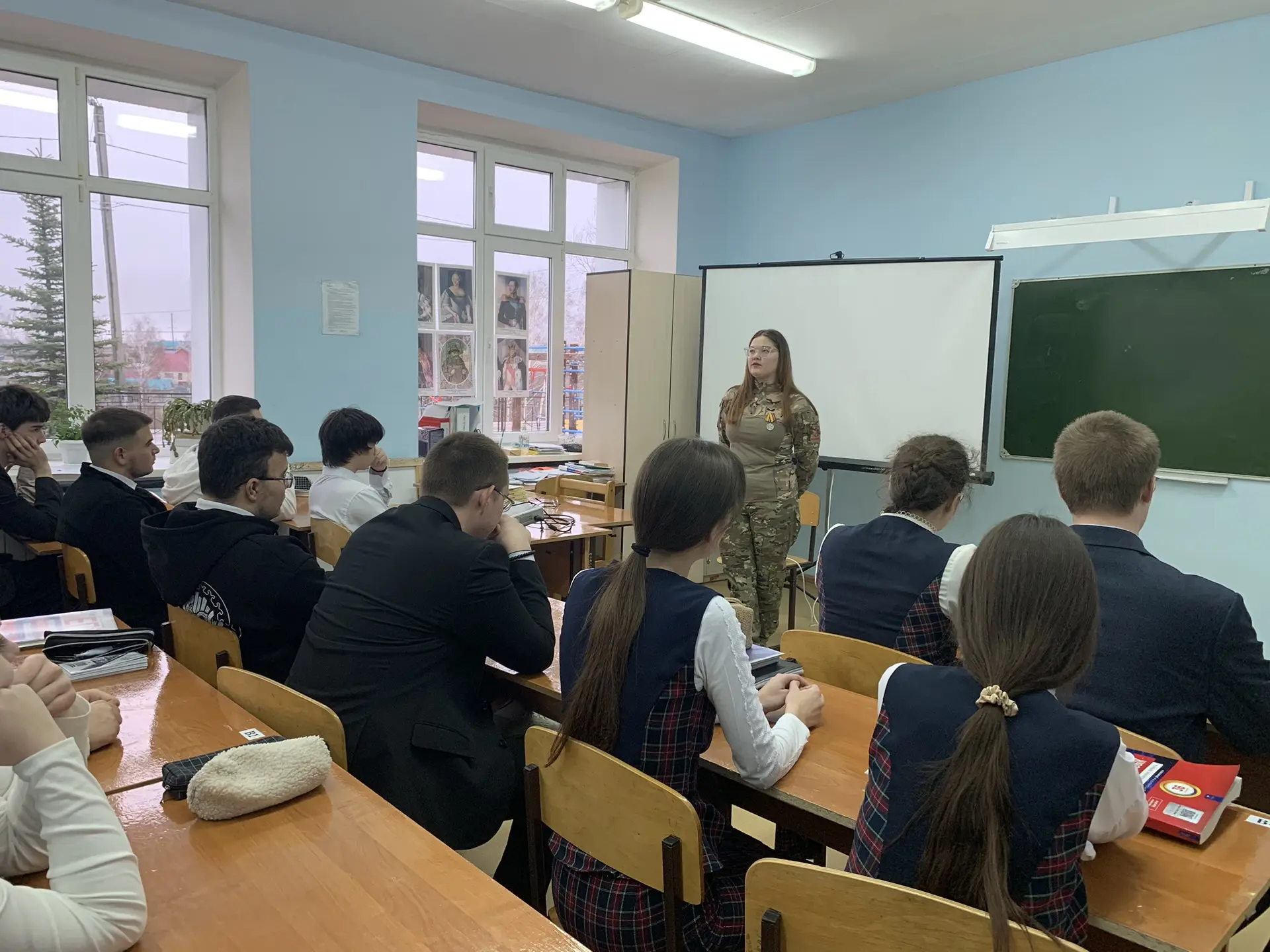 Мәктәбебезнең чыгарылыш укучысы Нуриева (Солтанова) Илүзә Илшат кызы махсус хэрби операциядә шәфкать