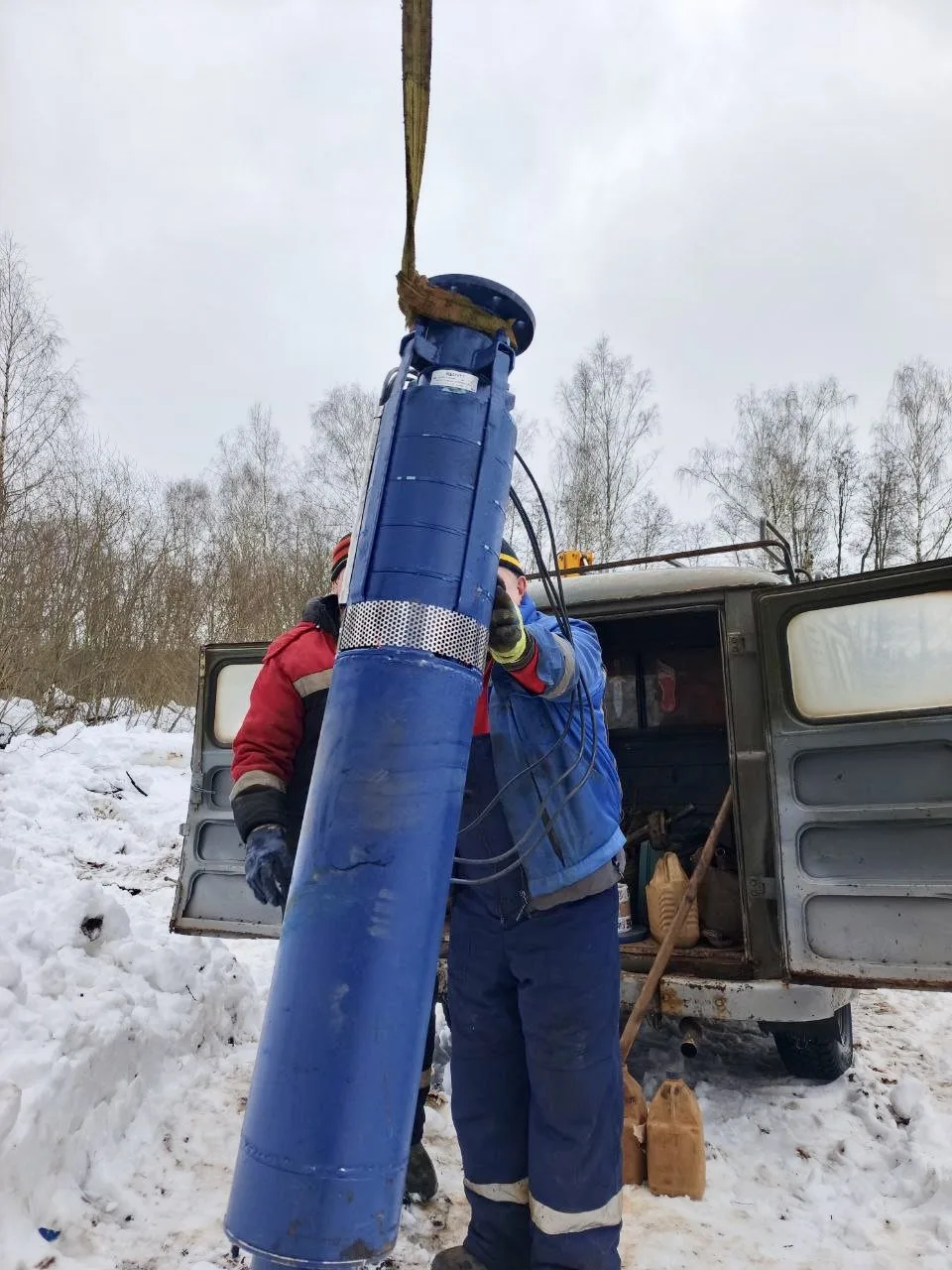 На ВЗУ «Лопатинский» в Воскресенске установили новый насосный агрегат ⚙️Специалисты Мособлводоканала