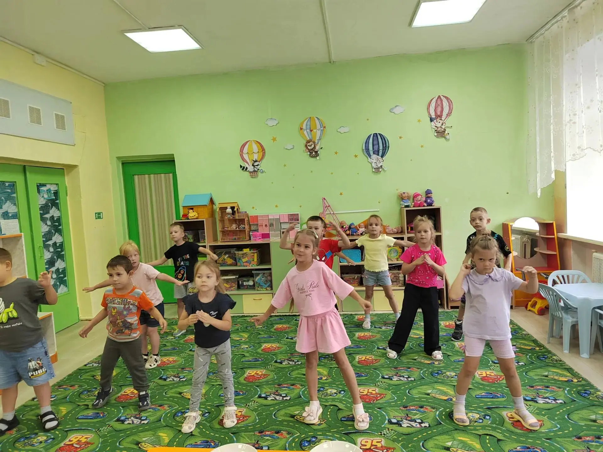 Сегодня воспитанники 605 и 606 группы погрузились в мир авиации.