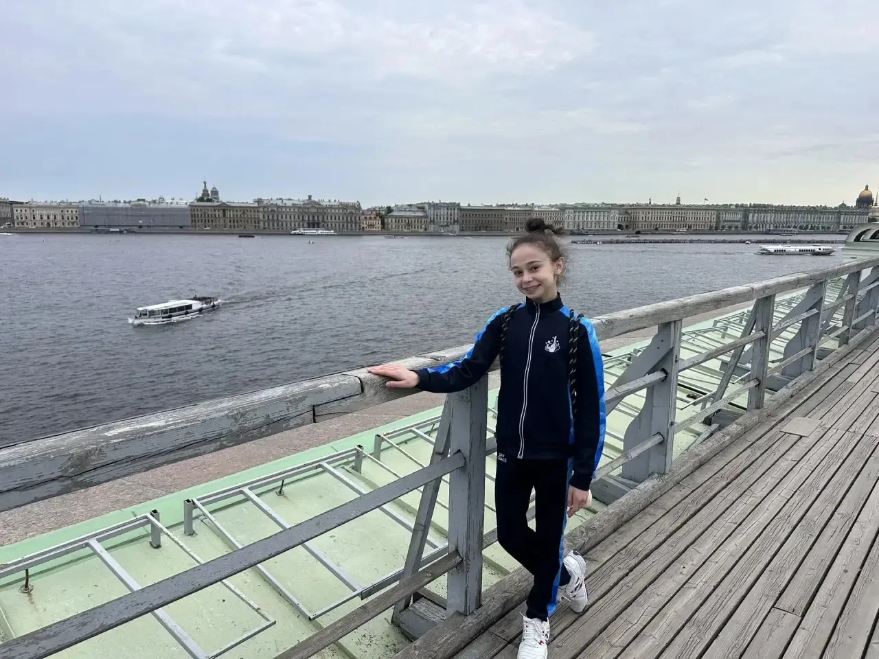 Любуемся видами Санкт-Петербурга с Алесей Найфоновой 😍

Там гимнастка из Владикавказа участвует в о