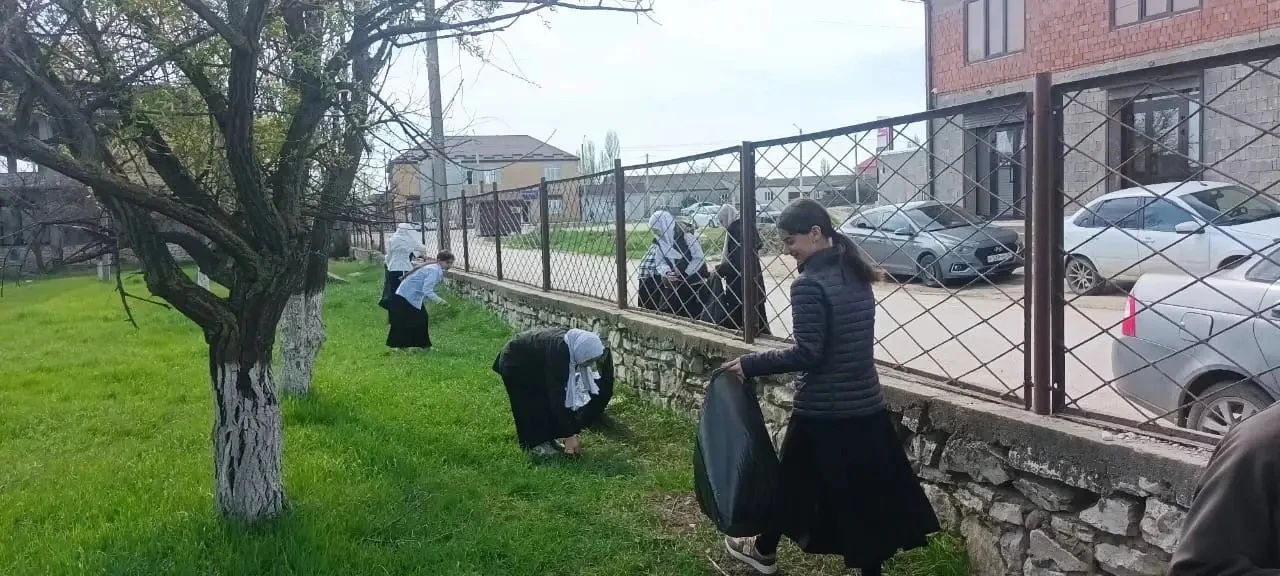 Субботник в школе: вместе за чистоту и порядок! Сегодня в нашей школе прошёл традиционный субботник,