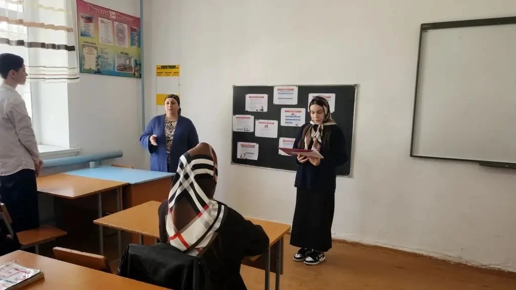 В целях формирования устойчивого неприятия идеологий терроризма и экстремизма, в МКОУ "...