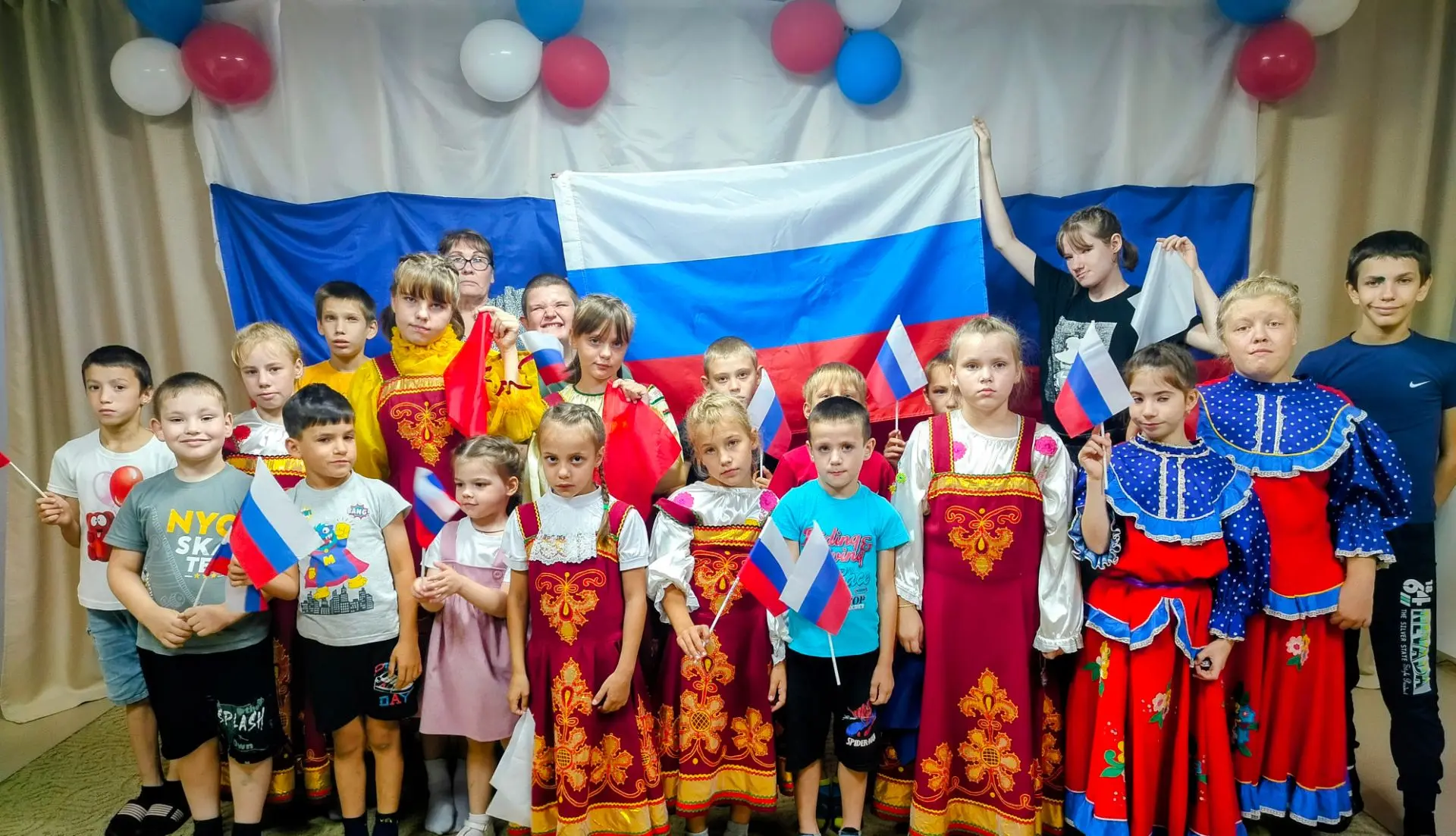 День флага России🇷🇺🇷🇺🇷🇺
