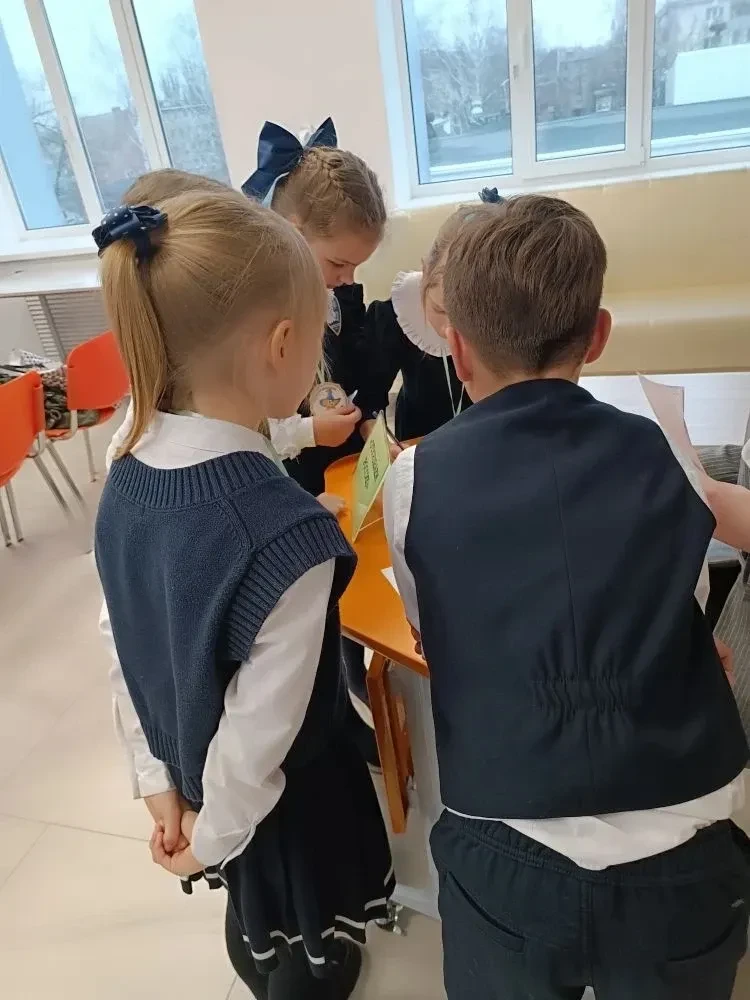 Поздравляем команду 2-х классов с победой! 🎓Наши ученики: Петрова Мария, Серегина Варвара, Каунова В
