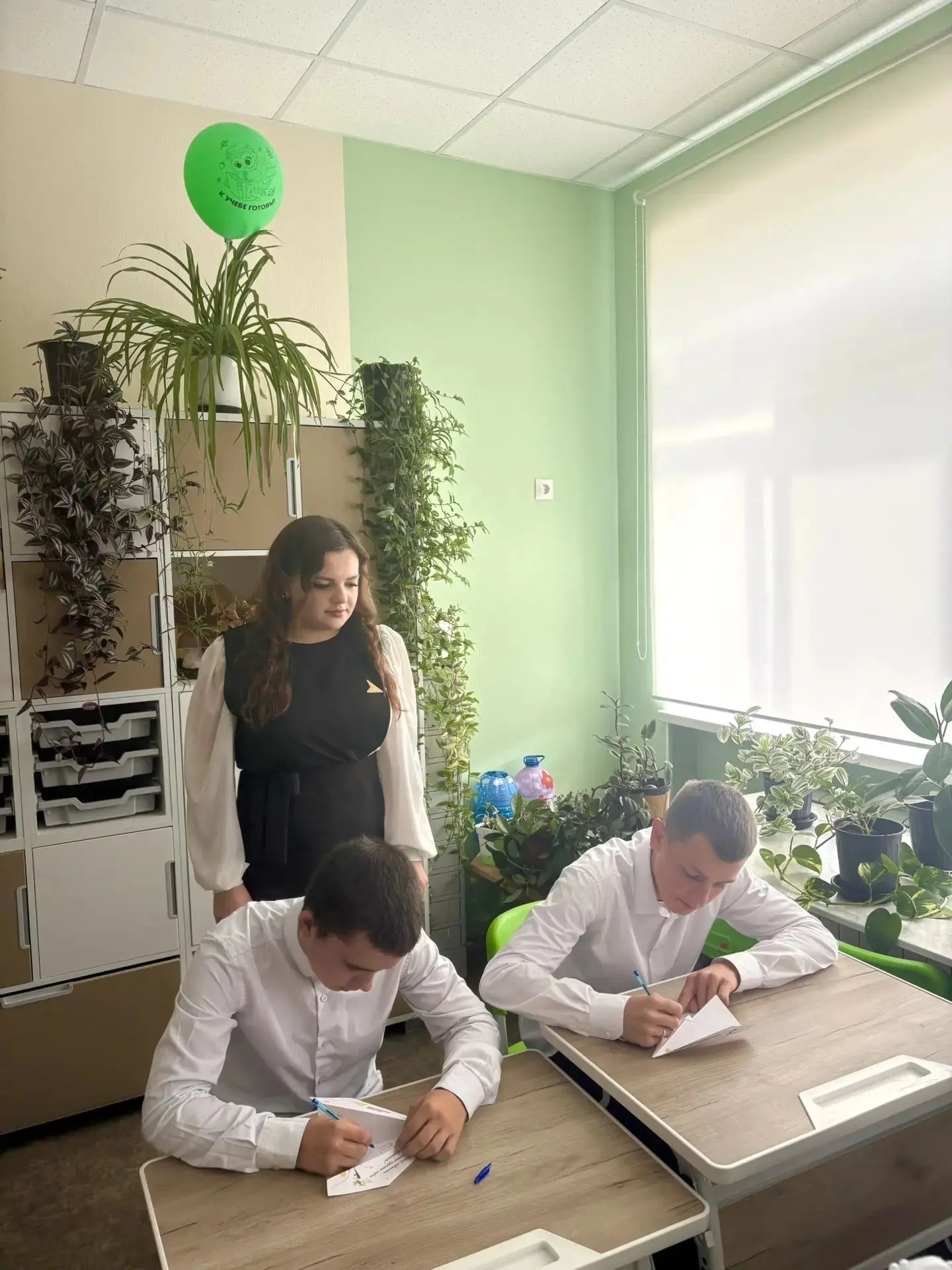 В МБОУ "Никаноровская СОШ" прошла акция "Самолётик будущего", организованная советником...