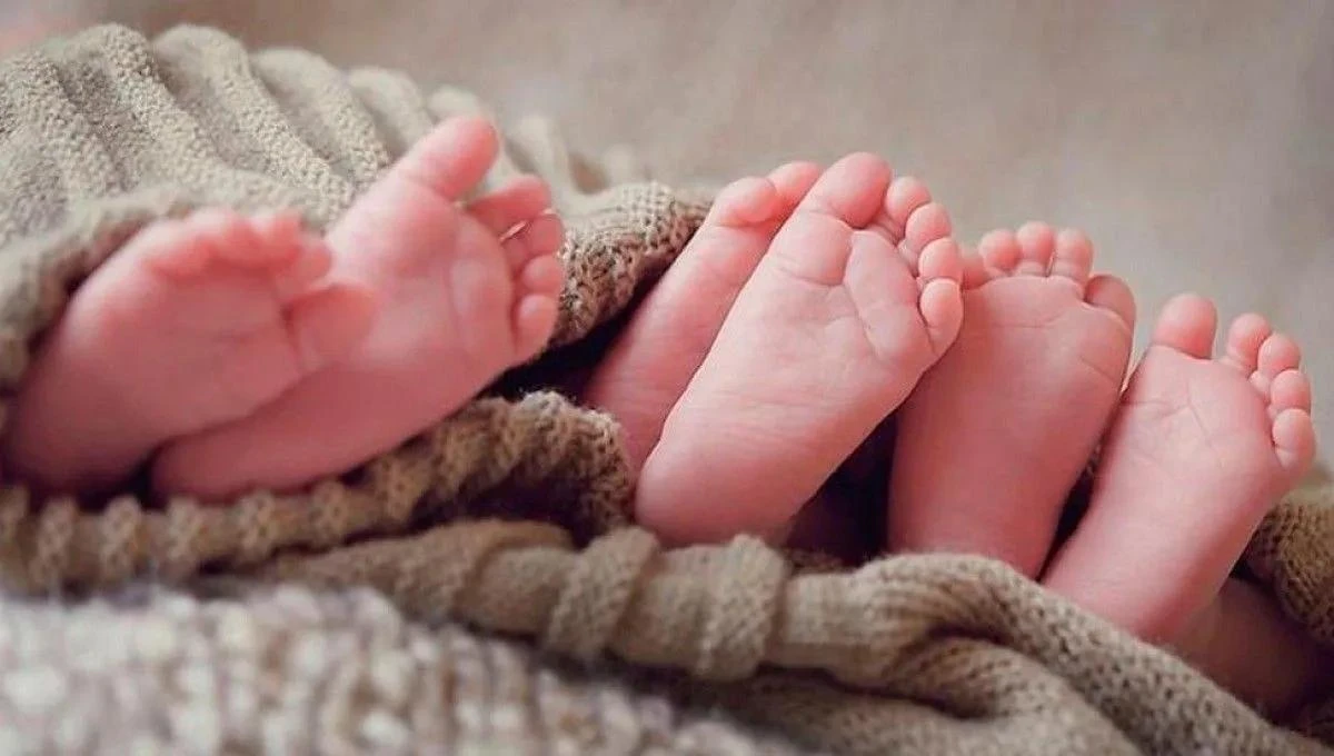 Амурские семьи, в которых родились тройняшки, получают 3 миллиона от государства