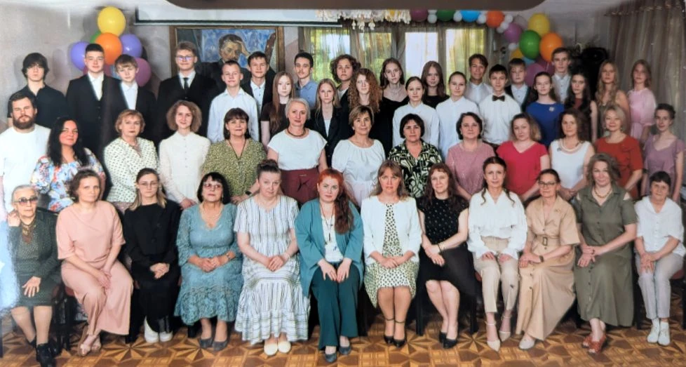 Вчера, 5 июня в нашей школе состоялся праздник выпускного вечера!💐🎊
 
🎈25 выпускников получили св