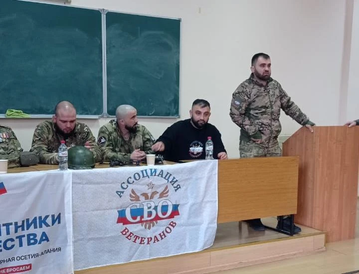 🔥Герои нашего времени  🏫 На Электромеханическом факультете состоялась встреча студентов с бойцами, в