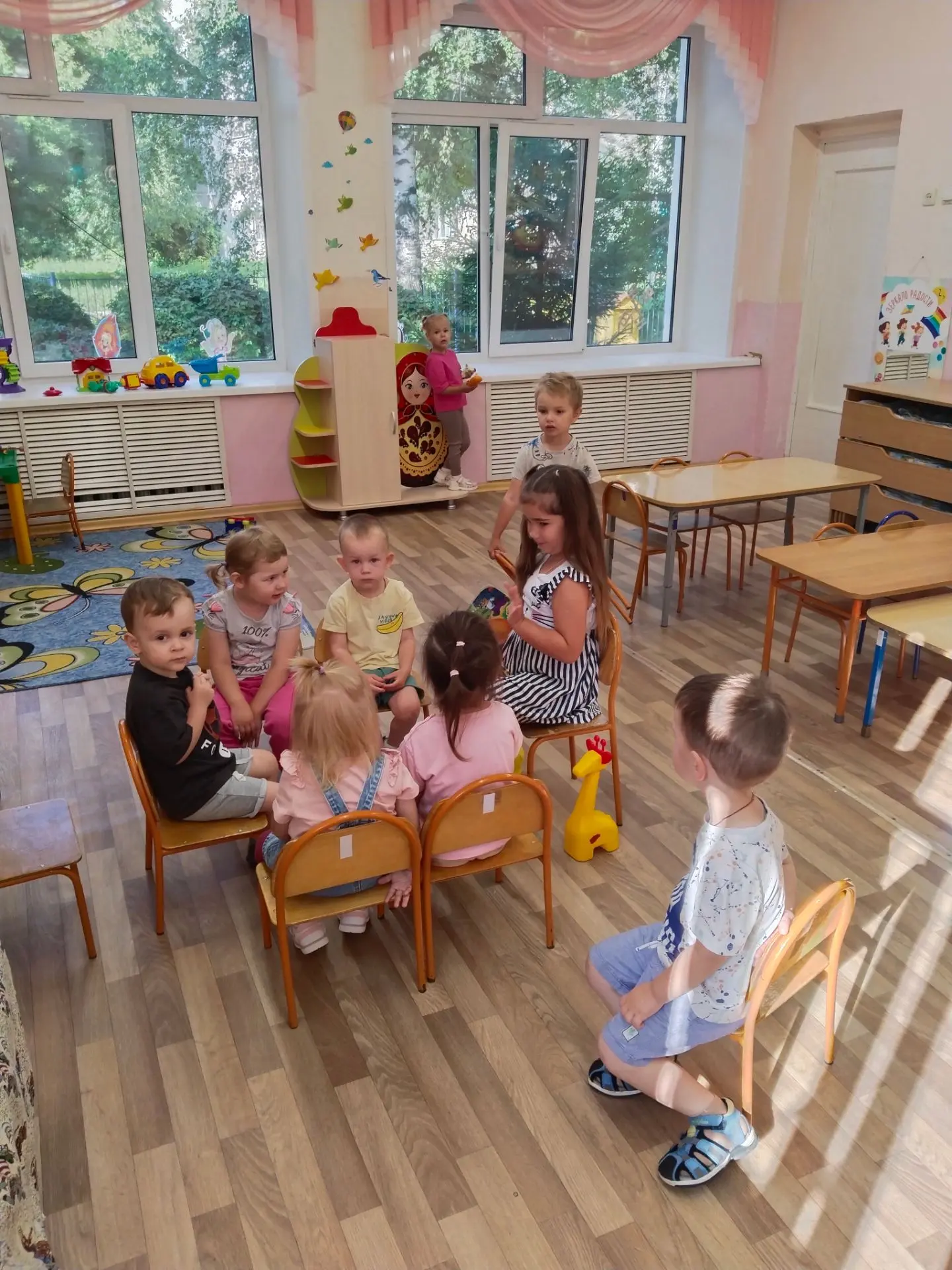Наши воспитанники удивляют  и радуют нас ежедневно: 
✅Кто-то очень быстро адаптируется.
✅Кто-то очен