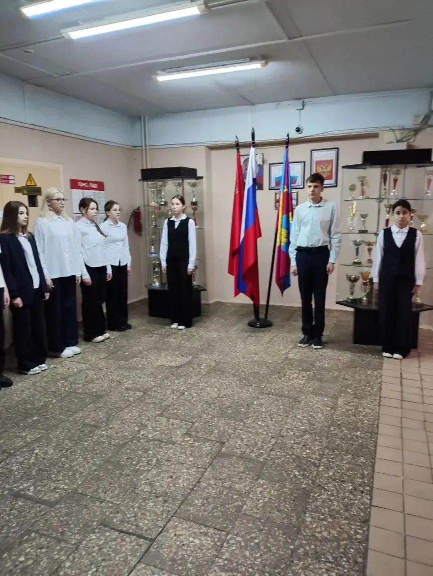 🗓️16 февраля состоялась еженедельная торжественная линейка, посвященная церемонии поднятия Государст