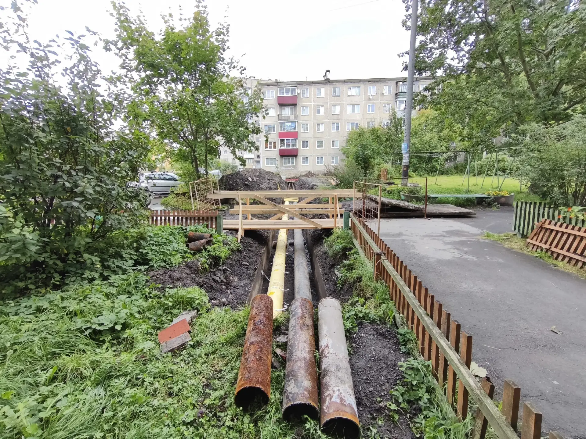 ПРОЛЕТАРСКАЯ, 40А. ЗАМЕНИЛИ УЧАСТОК ТЕПЛОТРАССЫ И СМОНТИРОВАЛИ НОВЫЙ ДРЕНАЖНЫЙ КОЛОДЕЦ