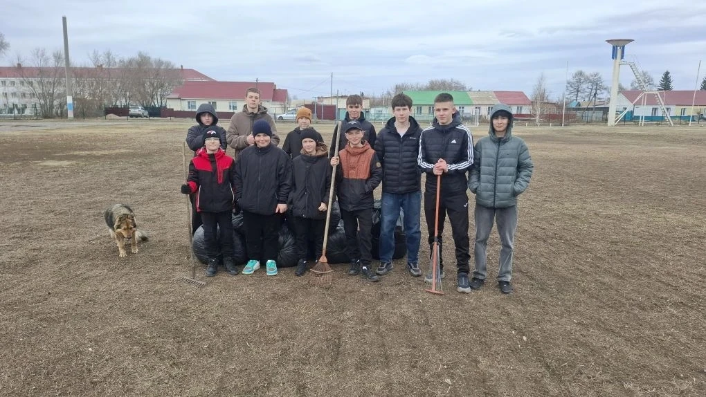 Сегодня юные футболисты под руководством  тренера - преподавателя Шульги Антона Николае...