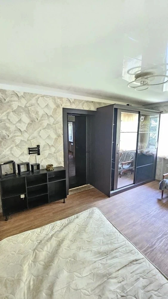 Продам 2х комнатную квартиру, Петровский район, улица Таймырская. 2 этаж 2 этажного дом...
