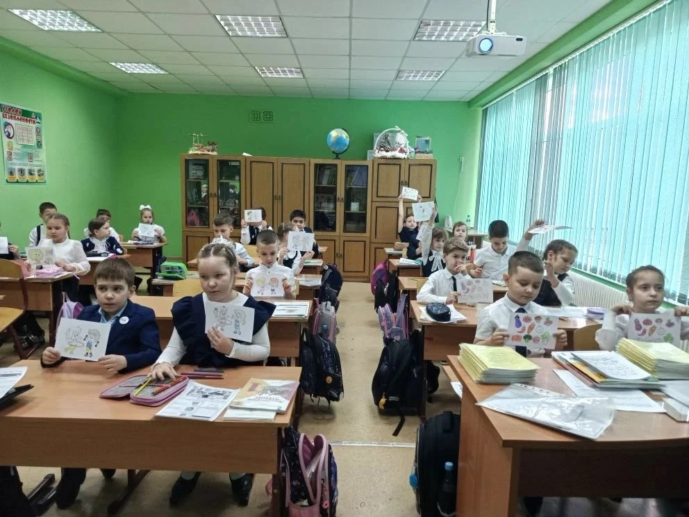 🥛🍎🥦День Здоровья: Секреты Супергероев! 💪🚴‍♂️  💡Привет, наши маленькие друзья, наши первоклашки 👋  💪З