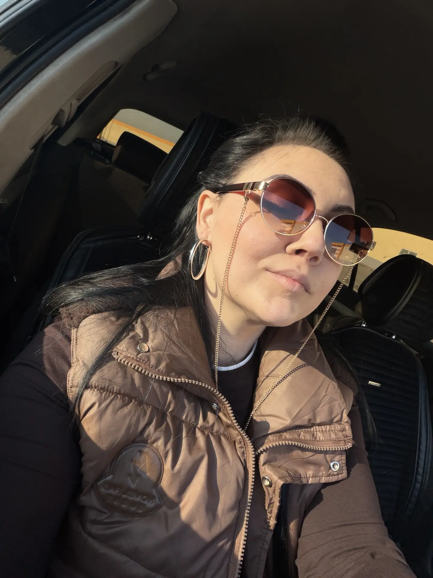 И наконец то пост знакомства 

Меня зовут Жаклин и я уже  13 лет профессионально занимаюсь памятника
