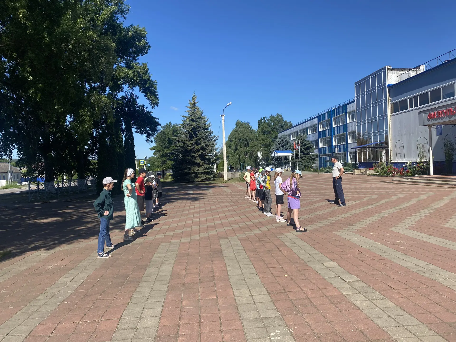 Двенадцатый день в детском школьном оздоровительном лагере с дневным пребыванием "Огонёк" и лагере т
