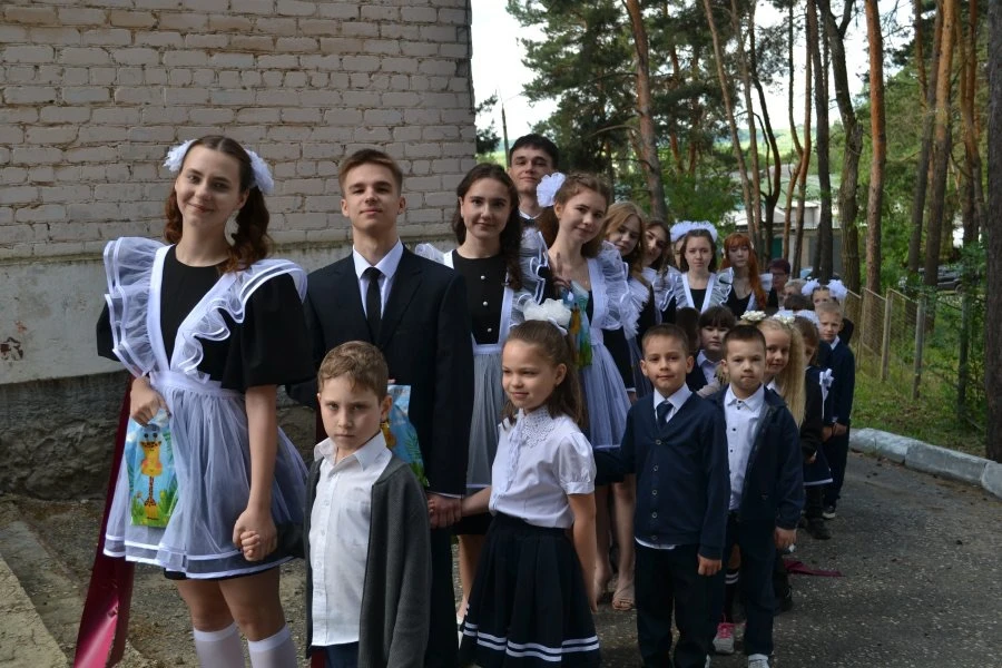 26 мая в нашей школе прошёл незабываемый праздник — Последний звонок! ✨🎉🔔