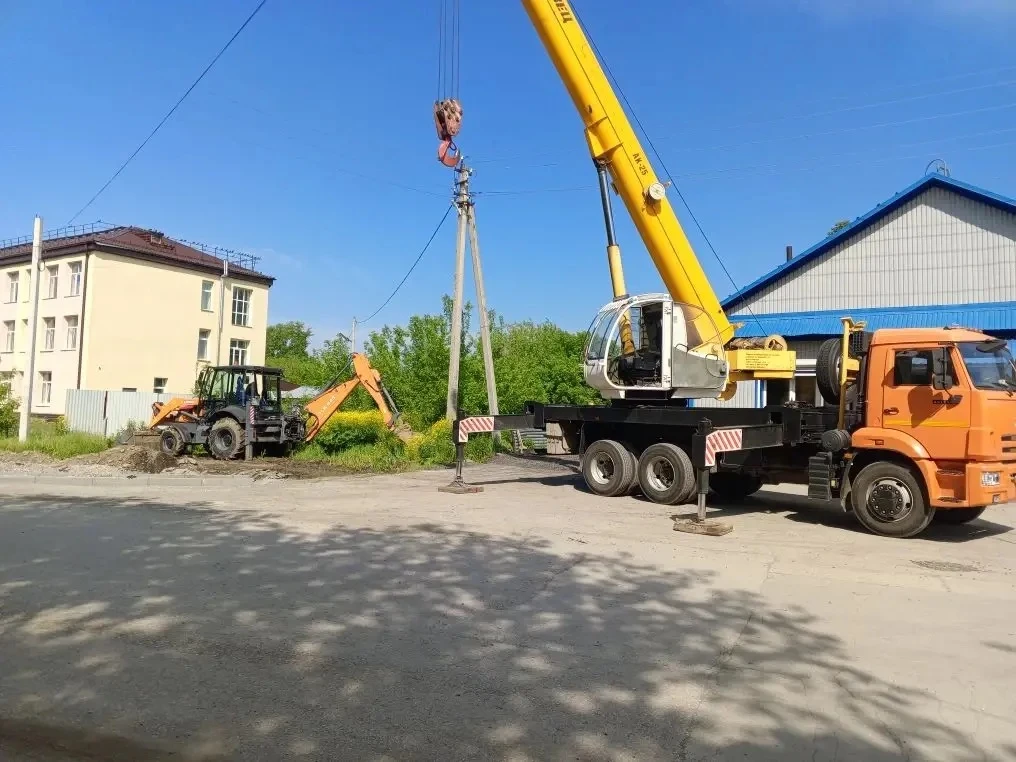 Ст.Безменово устранили порыв водопровода, яму закопали, воду дали.