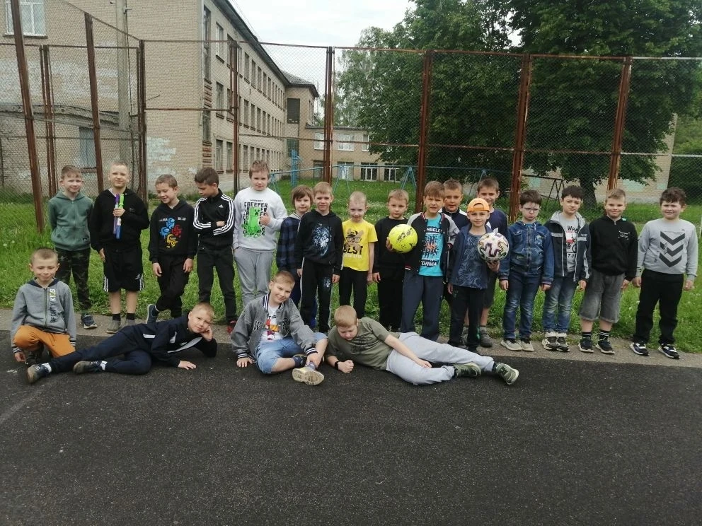 📸 День 3 в нашем лагере: энергия, команда и безопасность!

Третий день в летнем лагере пролетел нез
