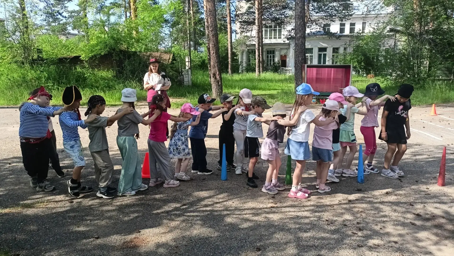 Сегодня состоялось невероятное приключение! 🏴‍☠️ Дети группы Фиксики и Радуга отправились в захваты