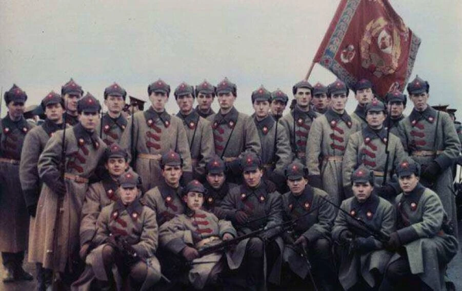 🫡 В ночь на 7 октября 1941 года только что сформированный полк Московского командного ...