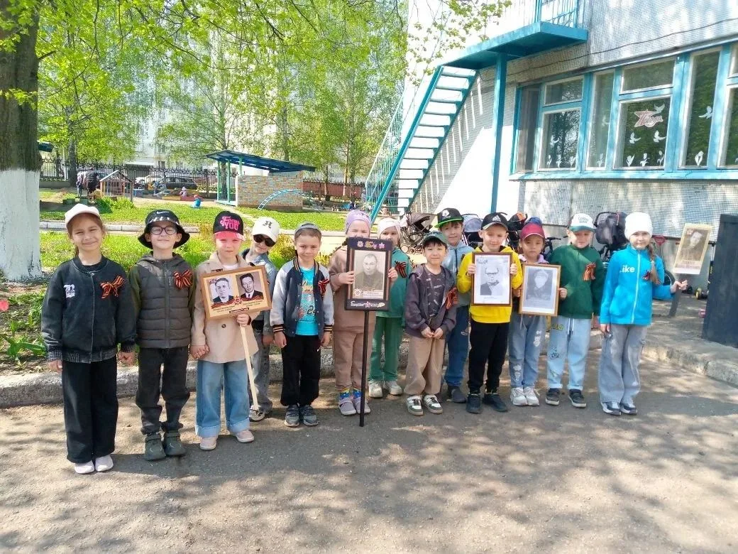 Наши маленькие герои присоединились к акции "Бессмертный полк"! 🇷🇺 С гордостью и треп...
