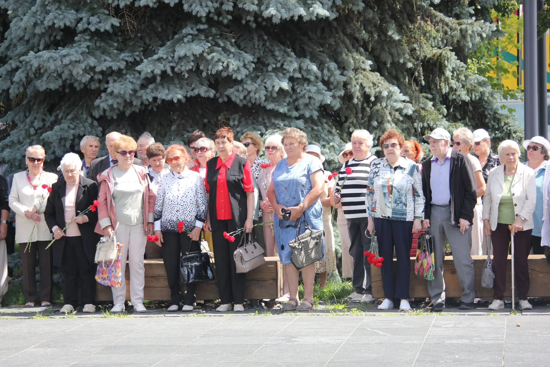 🕯22 июня, в День памяти и скорби, арзамасцы собрались у мемориала «Вечный огонь». В этот день 85 ле