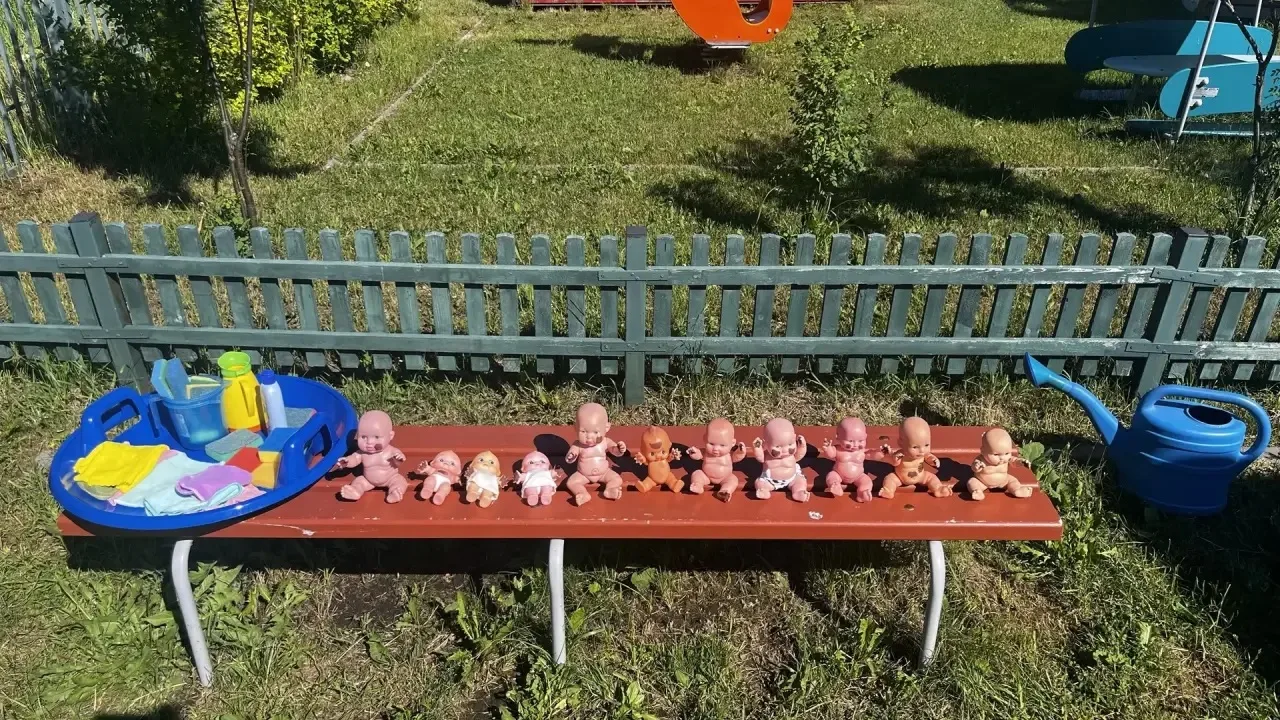 -Ах ты, девочка чумазая,