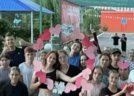 🌼 Ученица 6Б класса Мироненко Ангелина участвует в акции " Каникулы с пользой": проводит летние кан